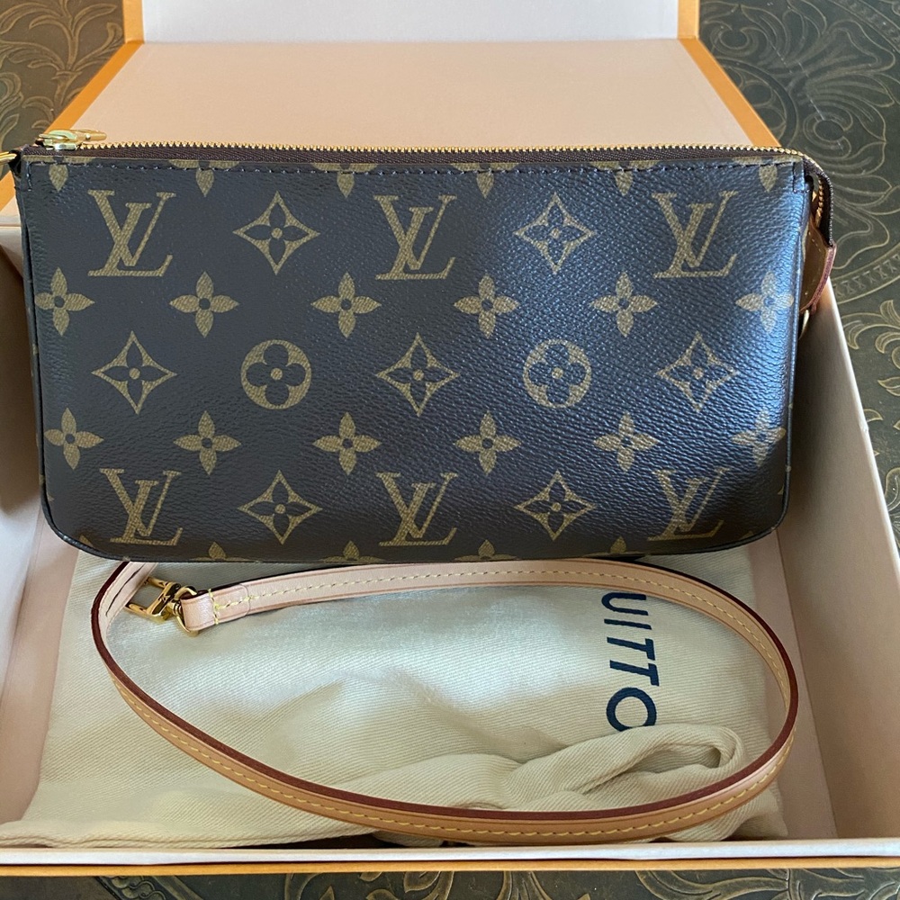 Louis Vuitton Pochette Accessoires